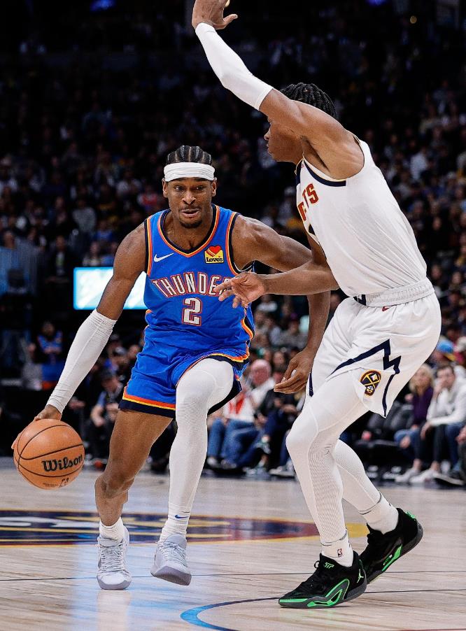 亚博-法国队观众热烈欢呼！，Doinb迎来二十赛季出色发挥赛场气氛高涨-亚博